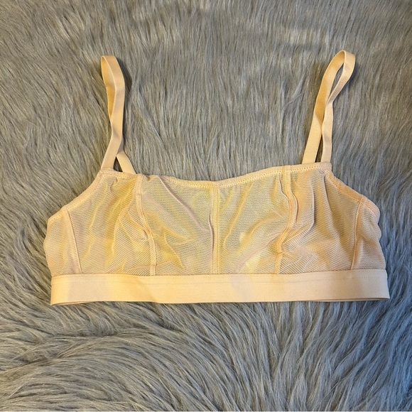 All You Lively Wireless Bra Womens Size Medium Beige Wirefree‎ Unlined Mesh NEW - Picture 1 of 7